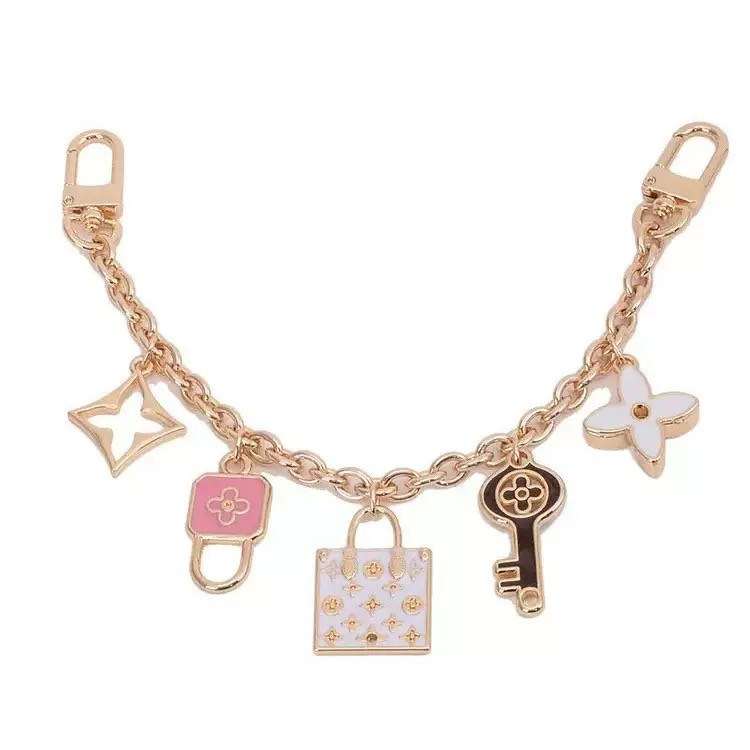 اکسسوری فرمون و اویز آینه ماشین طرح لوئی ویتان🥹🎀