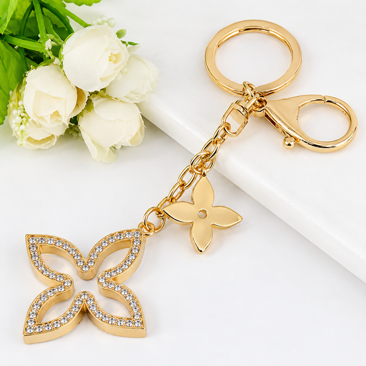 چارم و جاسوئیچی مدل لویی ویتان طلایی 💎✨