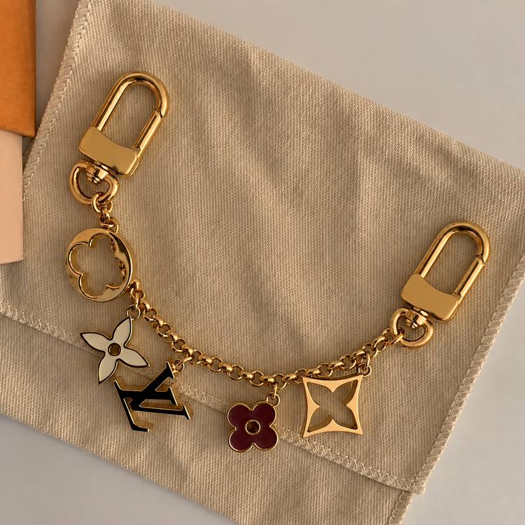 اکسسوری و آویز کیف لویی ویتان؛ شیک و خاص 👜✨💖